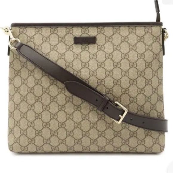 Gucci Handbags - NWT Gucci Messenger Crossbody 388924